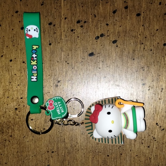 Hello Kitty Around The World Keychains - Picture 2 of 6